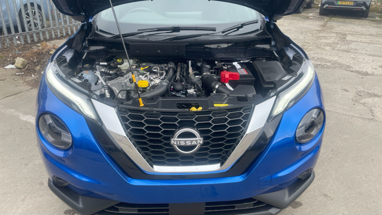 Nissan Juke 1.0 DiG-T N-Connecta 5dr Petrol Hatchback